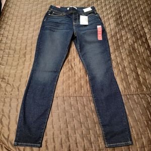 NWT Levi's skinny pull on jeans